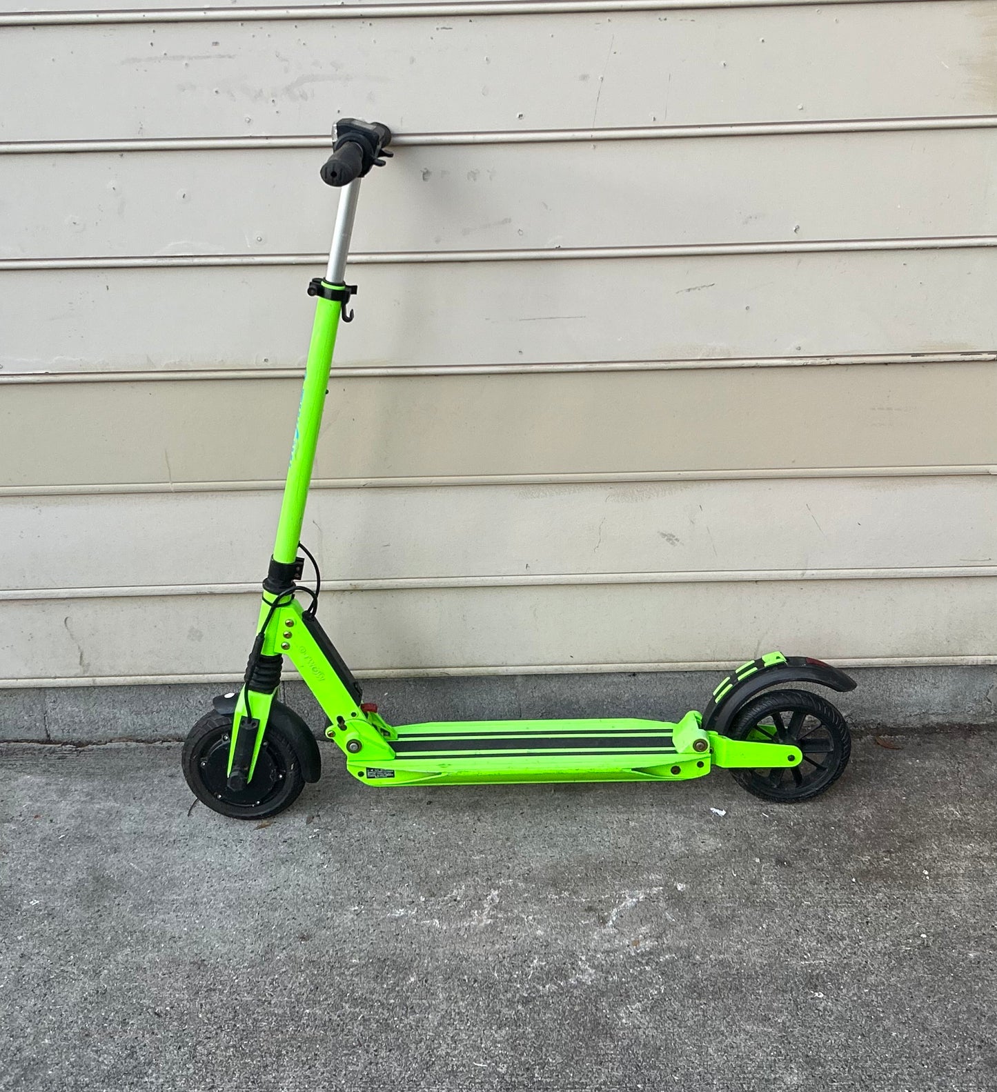 Kids' Lime Green Electric Scooter